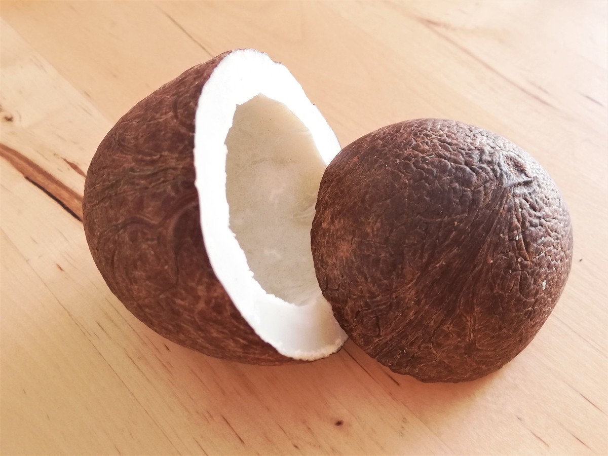 皮付き乾燥ココナッツは皮をむいてそのまま食べられる スイーツにも Yuki S Small Kitchen